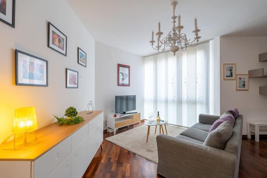 Duomo-PortaromanaXxl Home Terrace & Free Parking มิลาน ภายนอก รูปภาพ