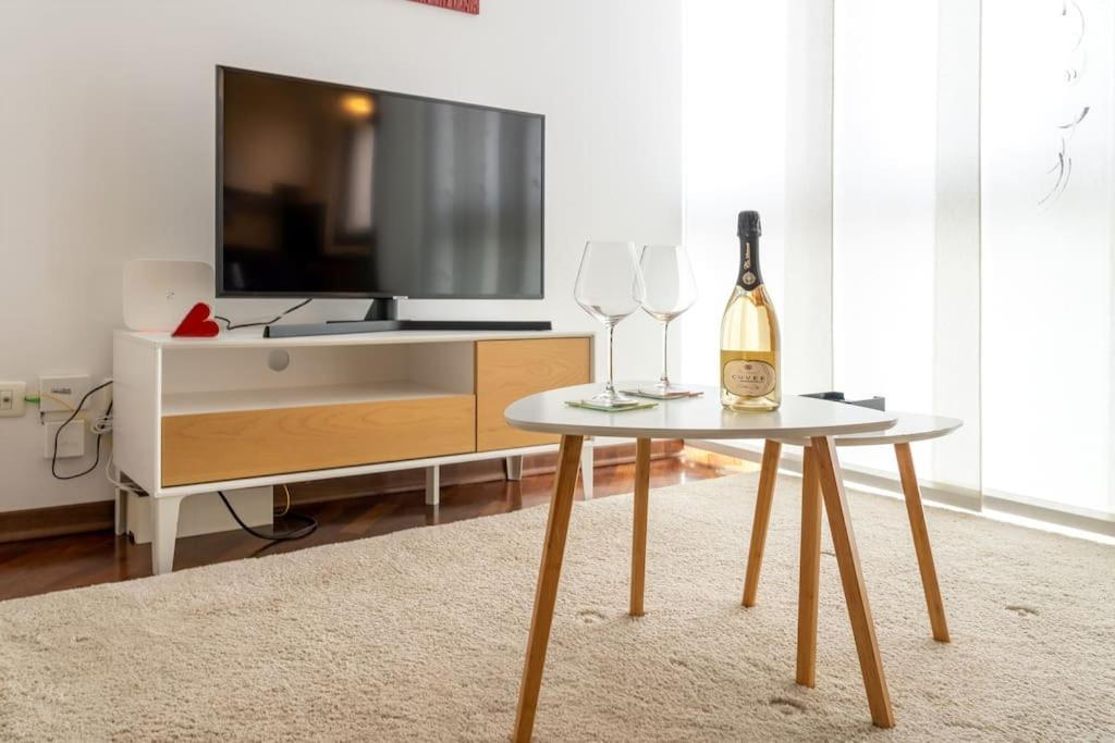 Duomo-PortaromanaXxl Home Terrace & Free Parking มิลาน ภายนอก รูปภาพ