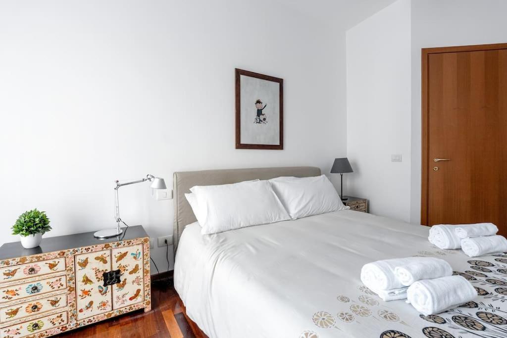 Duomo-PortaromanaXxl Home Terrace & Free Parking มิลาน ภายนอก รูปภาพ