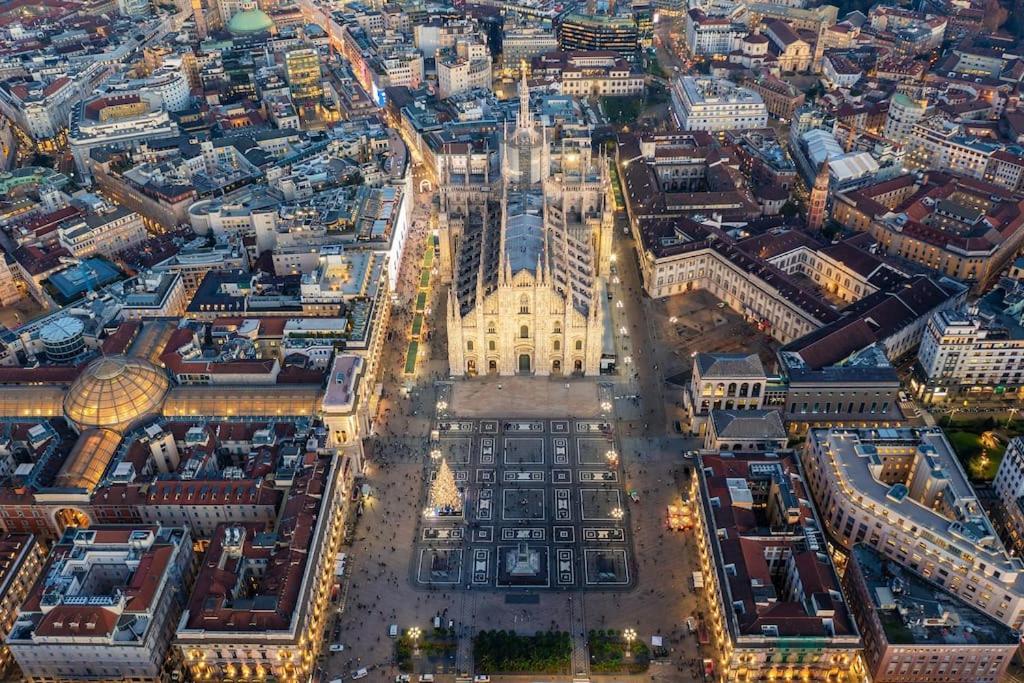 Duomo-PortaromanaXxl Home Terrace & Free Parking มิลาน ภายนอก รูปภาพ
