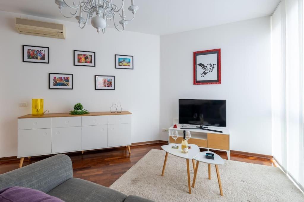 Duomo-PortaromanaXxl Home Terrace & Free Parking มิลาน ภายนอก รูปภาพ